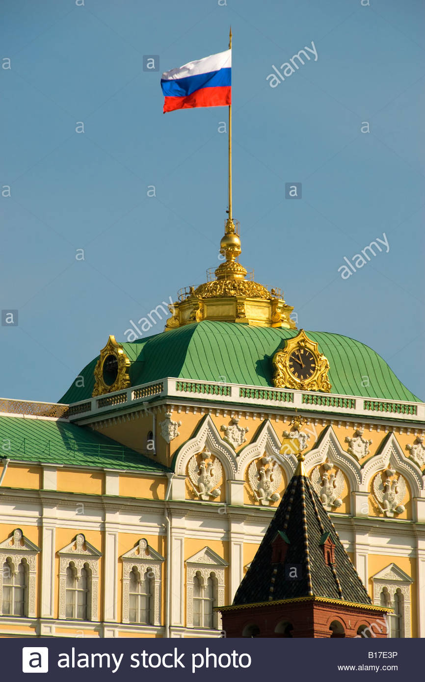 Russian flag flying over the Grand Kremlin Palace, Moscow, Russia ...