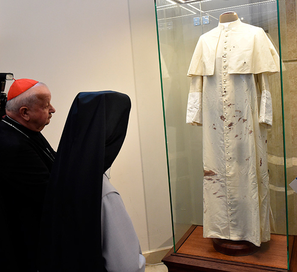 Pope John Paul II Blood-Stained Robe Displayed - artnet News