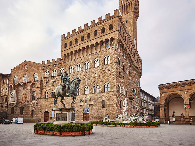 Power and rivalries around the Fountain of Neptune in Florence - Italian  Ways