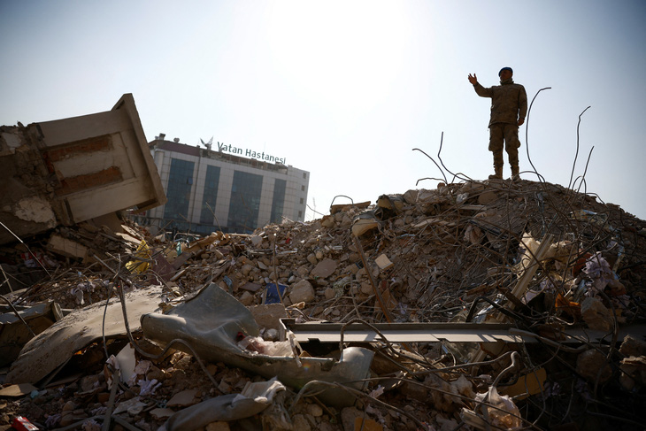 Nhà sập quá nhiều, Thổ Nhĩ Kỳ bắt 113 nghi phạm sau động đất - Ảnh 1.