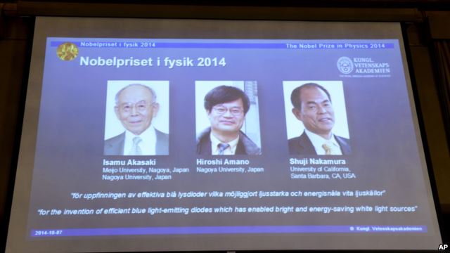Ảnh 3 khoa học gia đoạt giải Nobel Vật Lý 2014 Isamu Akasaki, Hiroshi Amano và Shuji Nakamura tại Viện Hàn Lâm Hoàng gia Thụy Điển, ngày 7/10/2014.