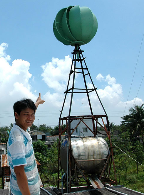 Anh "kỹ sư" chân đất chế tạo máy phát điện