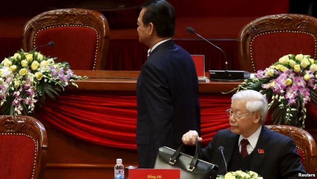 Ông Nguyễn Tấn Dũng và Tổng bí thư Trọng tại Đại hội Đảng 12 năm 2016.