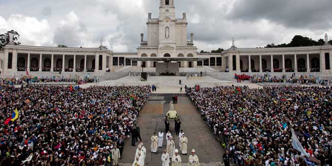 Pope Francis to visit Fatima in May 2017