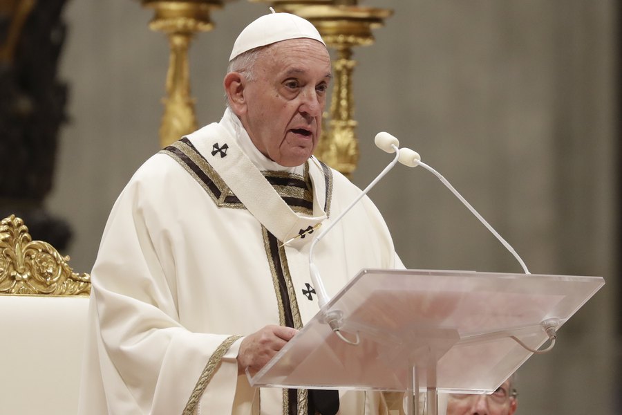 Do not lose hope, Pope Francis says at Christmas vigil, God loves ...