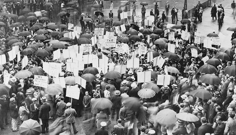 Great Depression Photos: A Look At The Bleakest Time In US History